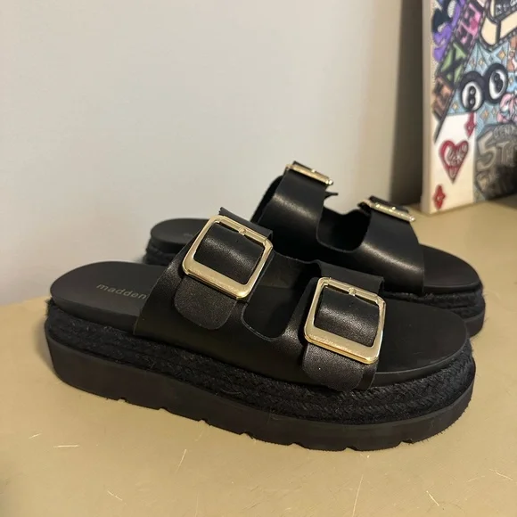 Platform Sandals - Picture 4 of 4